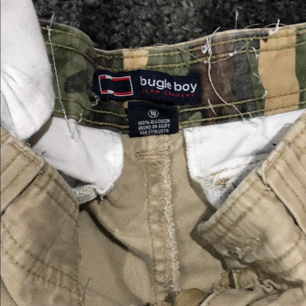Shorts - Picture 2 of 3
